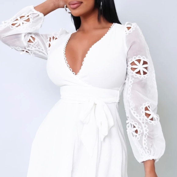 CROCHET LONG SLEEVE WHITE MINI DRESS - Picture 2 of 7